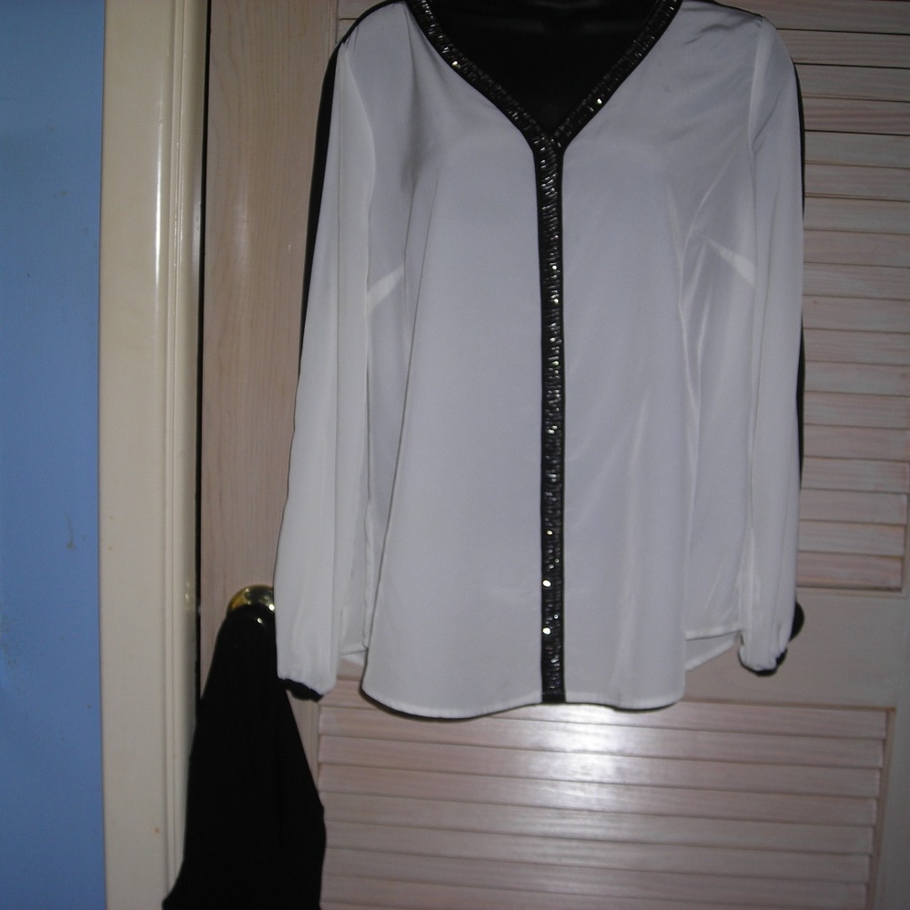 Date night blouse and jacket in size M petite. - Picture 2 of 4